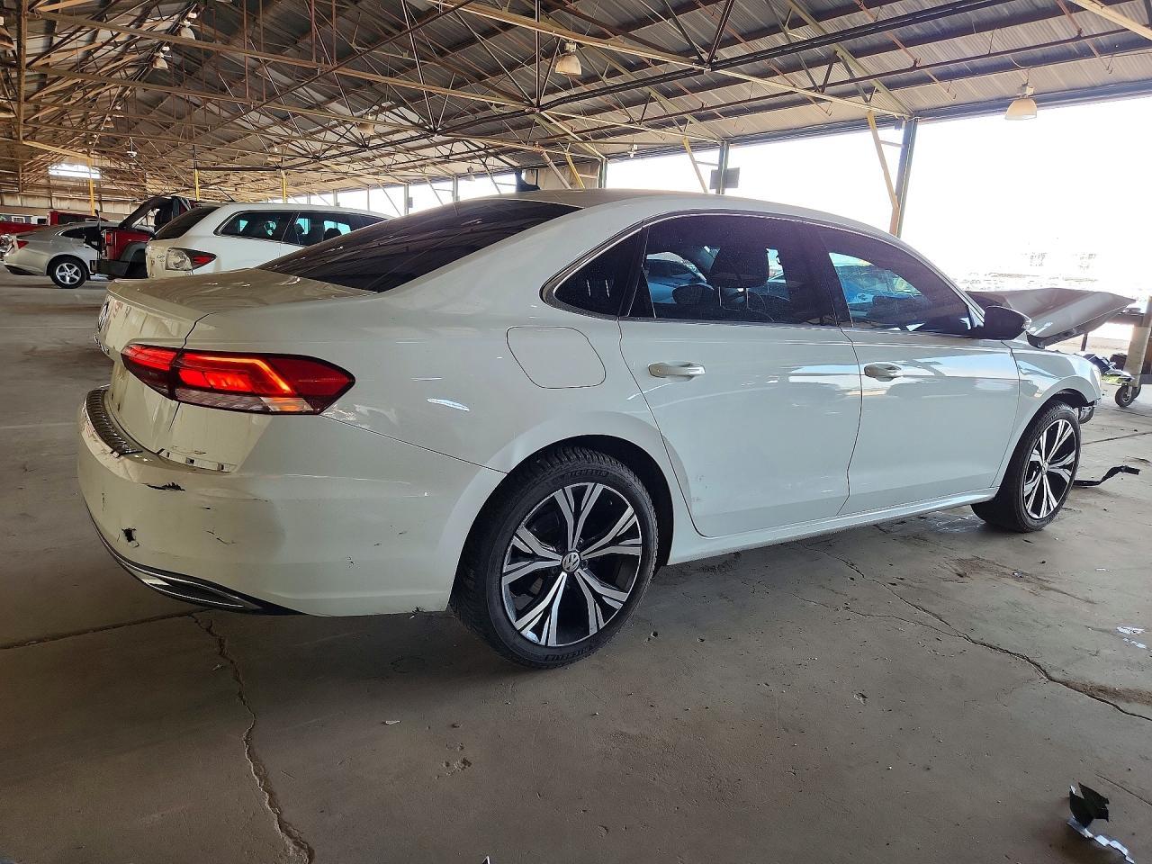 2021 Volkswagen Passat Se - Image 3