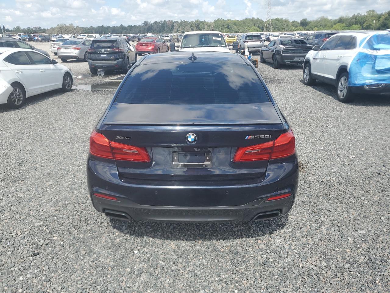 2020 BMW M550Xi - Фото 6