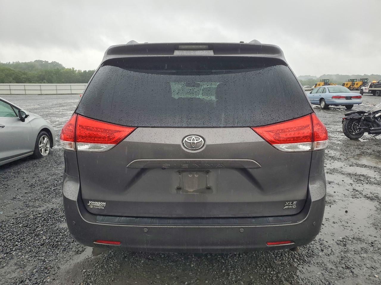 2013 Toyota Sienna Xle 7-Passenger - Фото 6