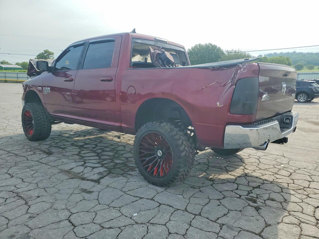 2019 Ram 1500 Classic Slt - Фото 2
