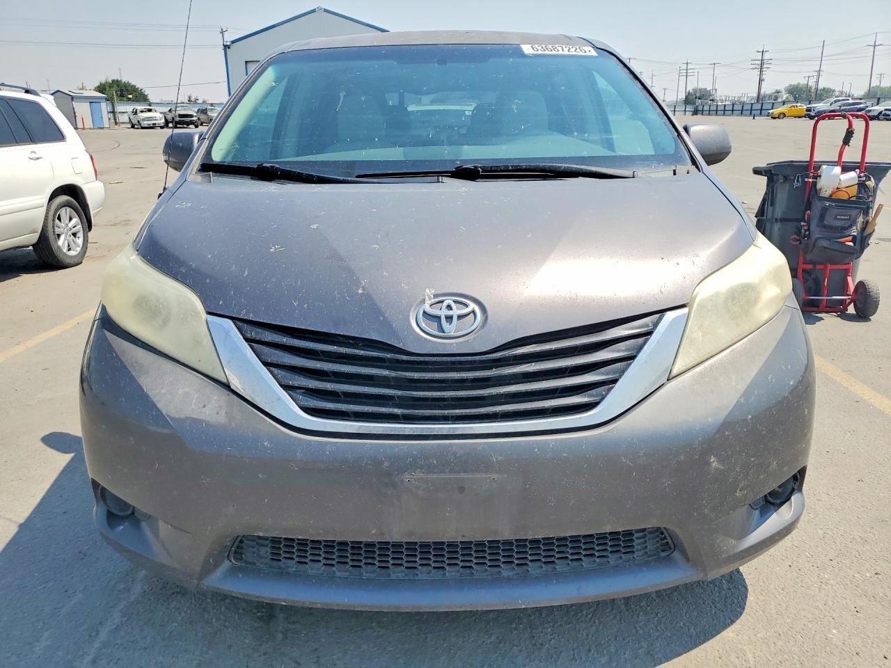 2011 Toyota Sienna Le - Фото 5