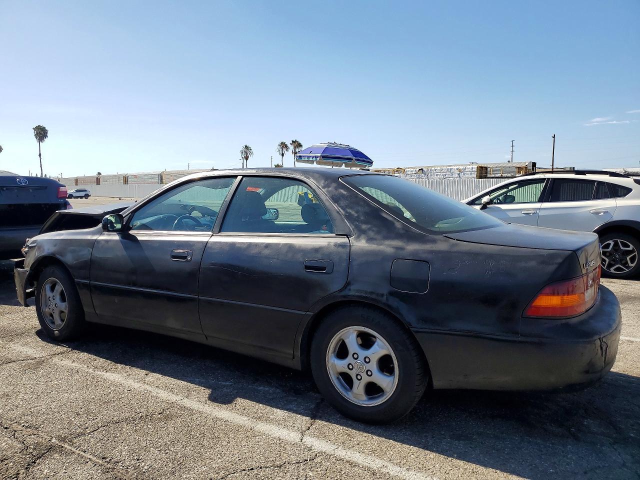 1998 Lexus Es 300 - Image 2