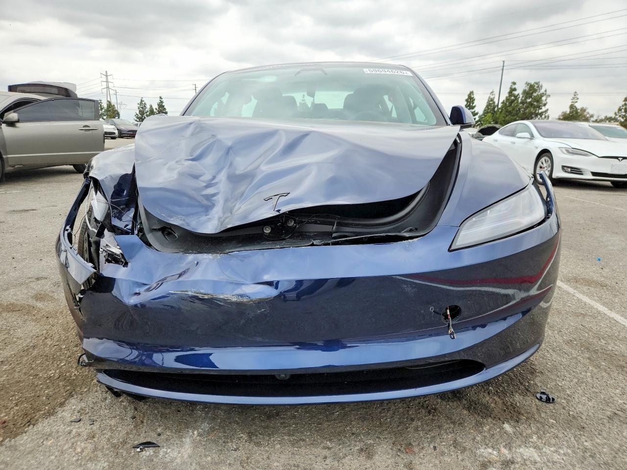 2026 Tesla Model 3 - Фото 5