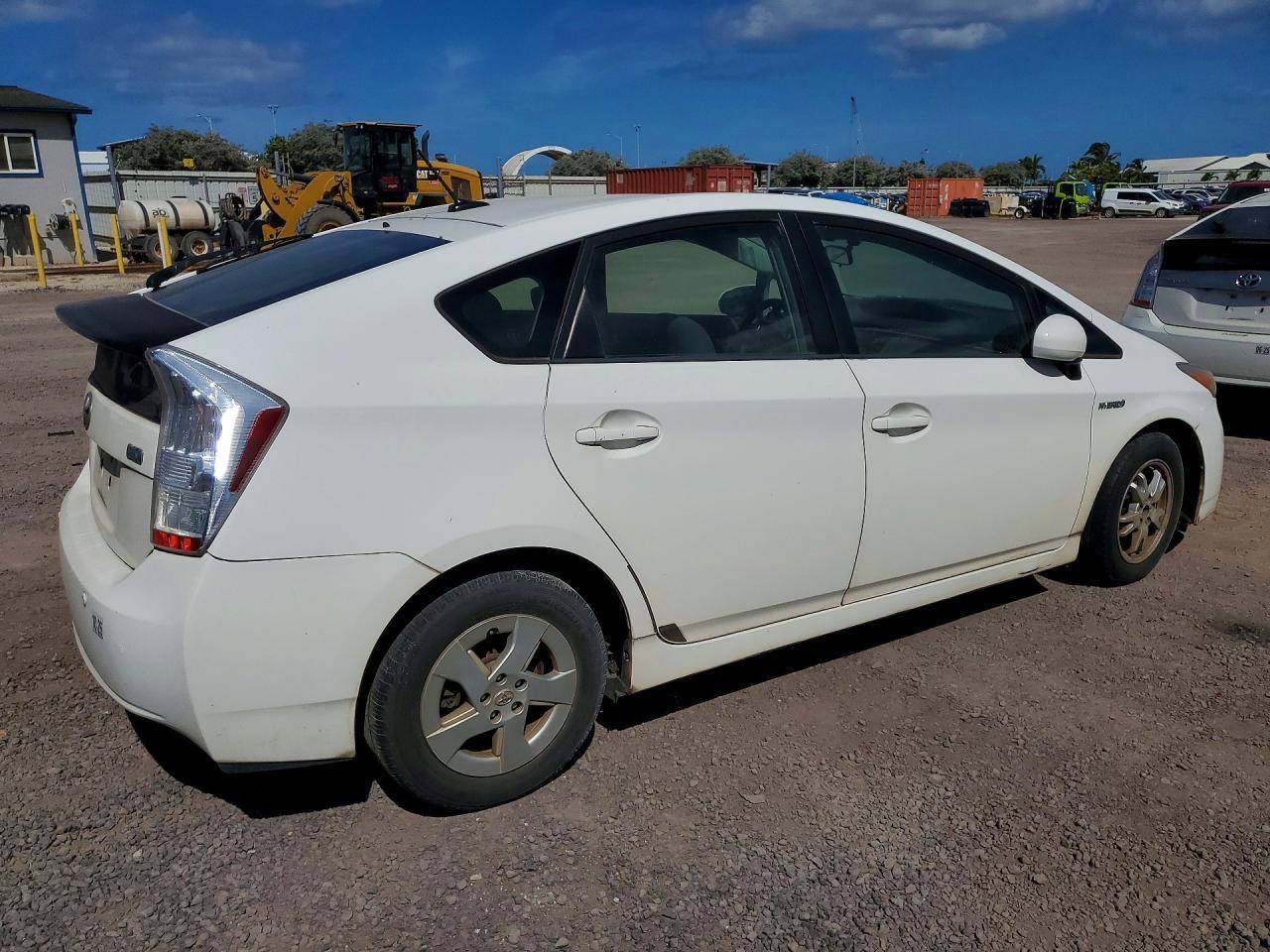 2010 Toyota Prius - Image 3