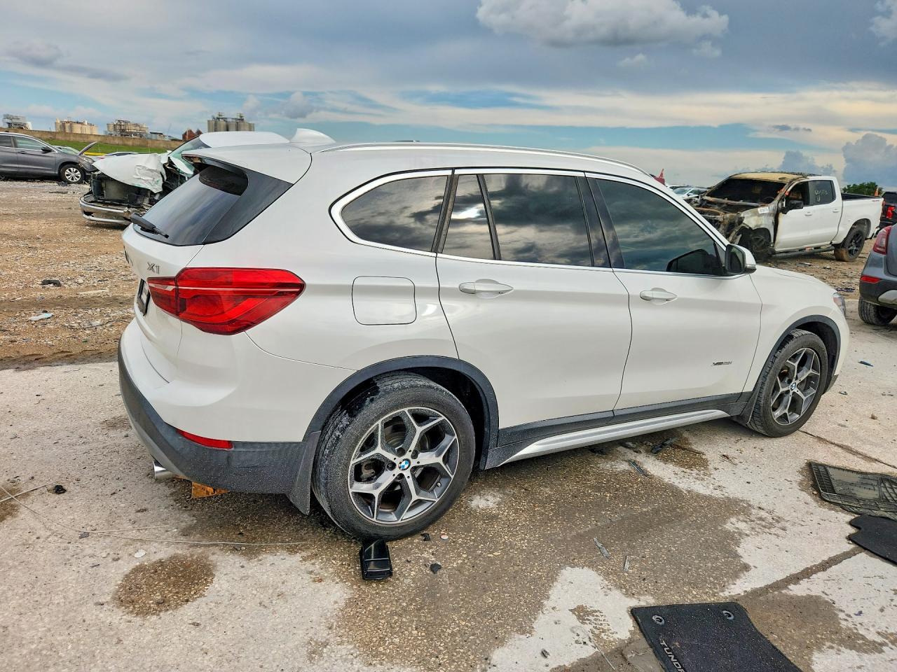 2016 BMW X1 xDrive28I - Фото 3