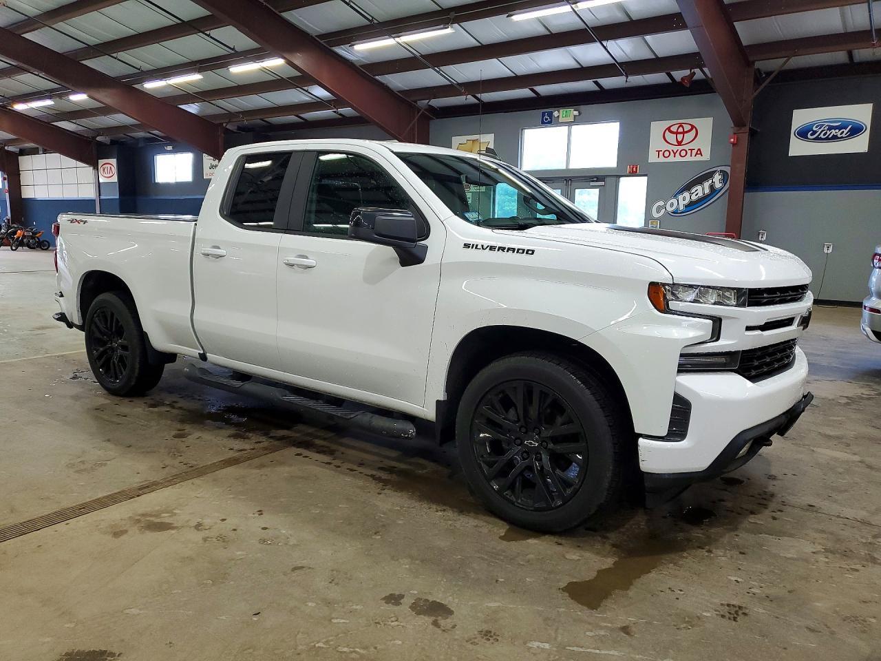 2020 Chevrolet Silverado K1500 Rst - Image 4
