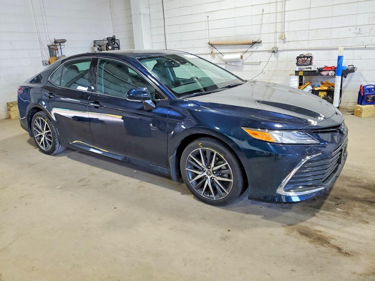2021 Toyota Camry Xle - Фото 4