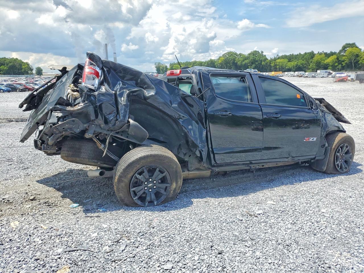 2022 Chevrolet Colorado Z71 - Фото 3