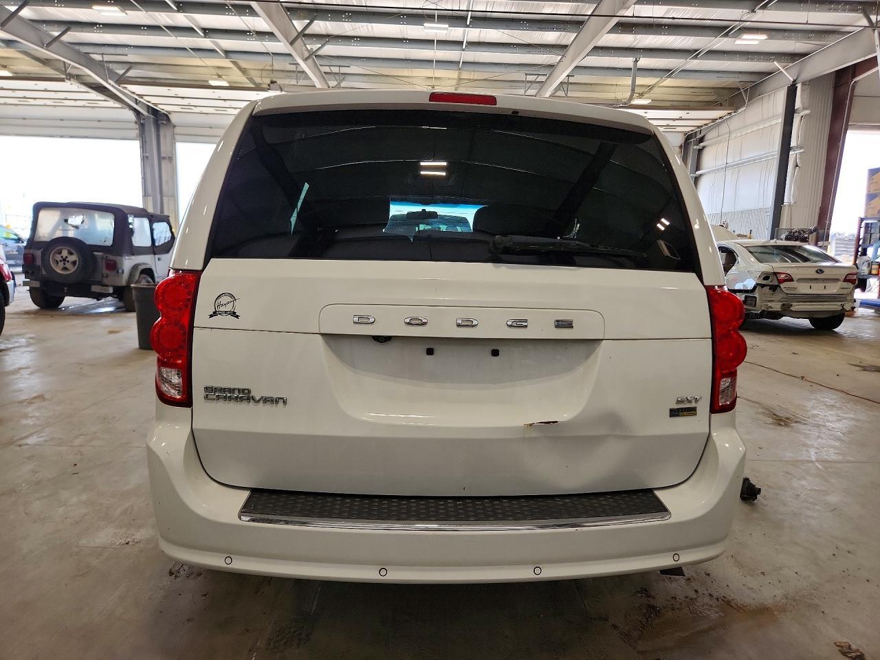 2016 Dodge Grand Caravan Sxt - Фото 6