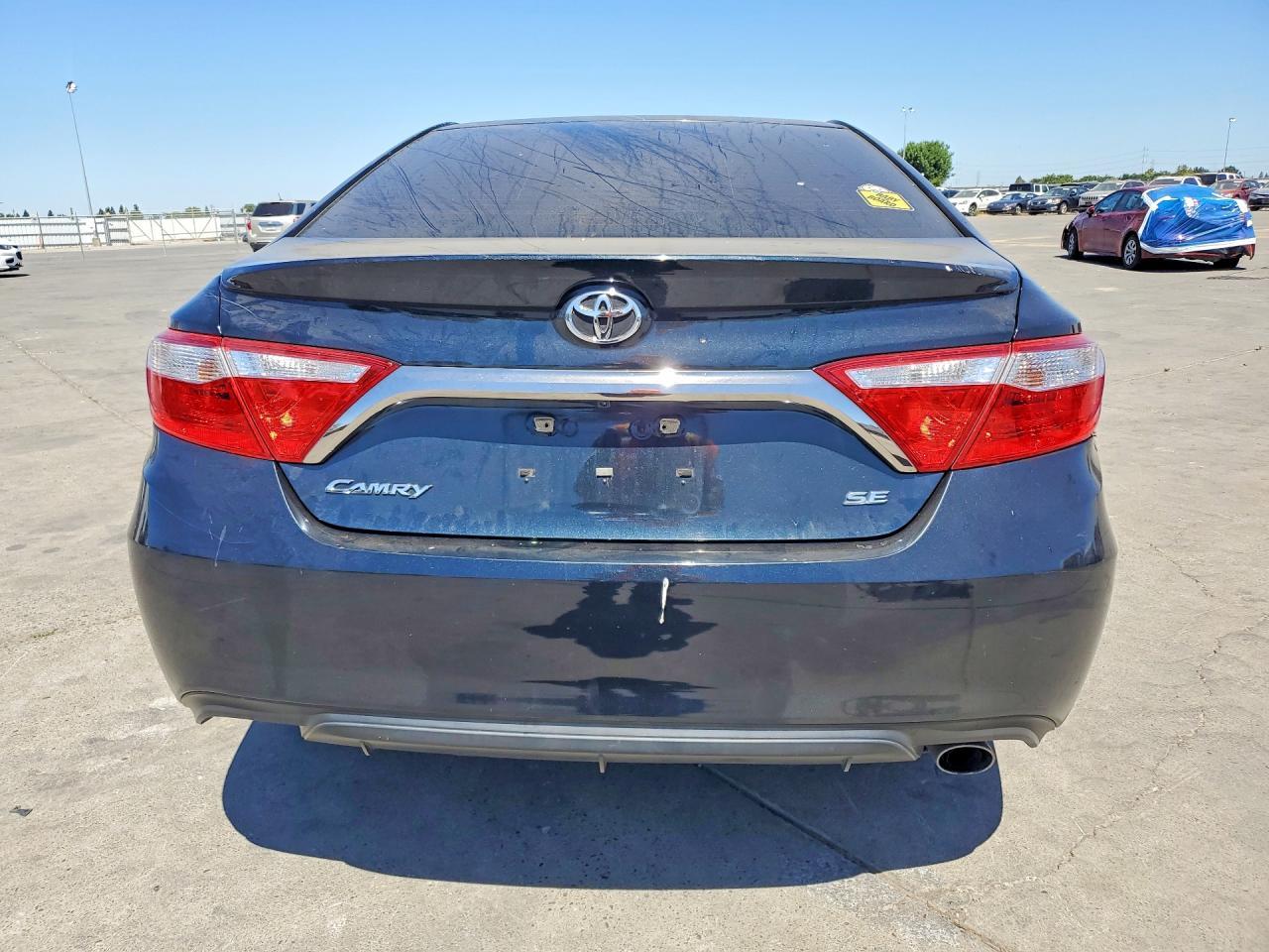 2017 Toyota Camry Se - Фото 6