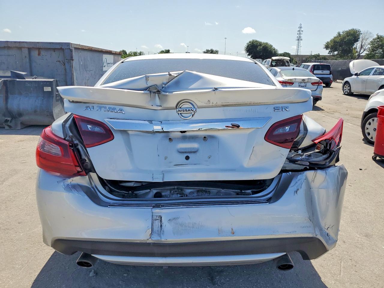 2017 Nissan Altima 2.5 Sr - Image 6