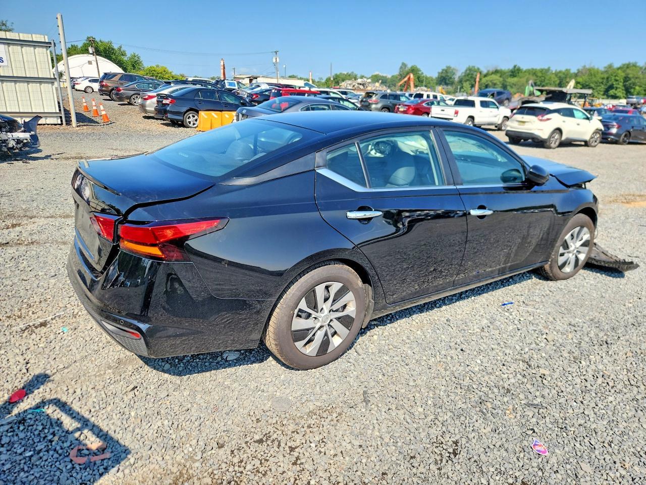 2023 Nissan Altima S - Фото 3