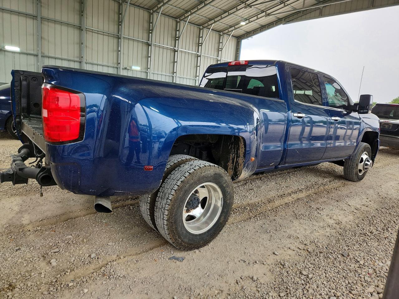2016 Chevrolet Silverado K3500 High Country - Фото 3