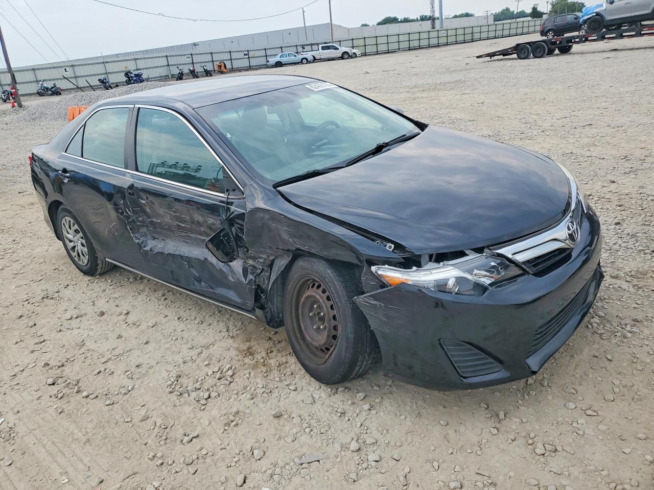 2012 Toyota Camry Le - Image 4