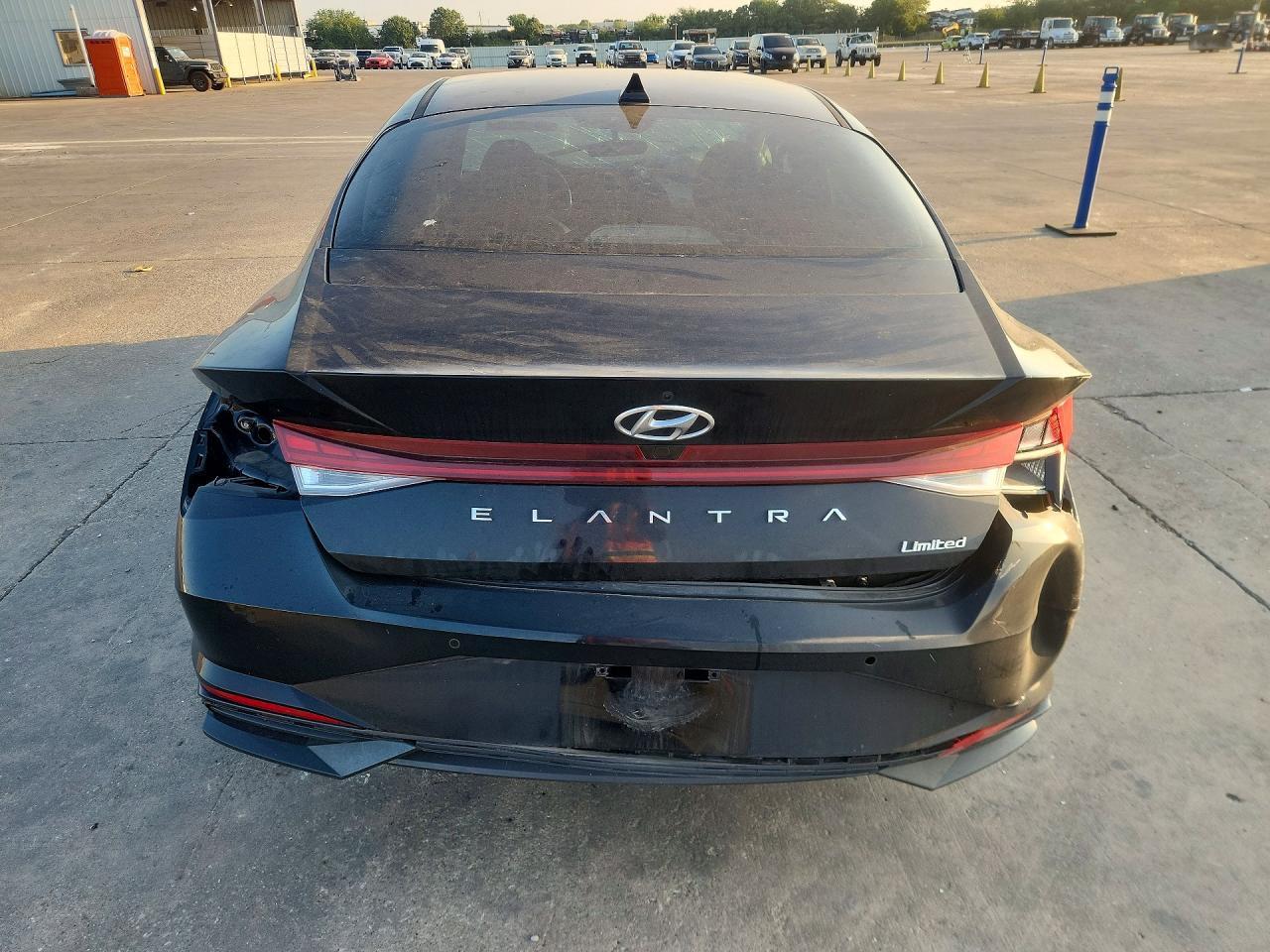 2023 Hyundai Elantra Limited - Фото 6
