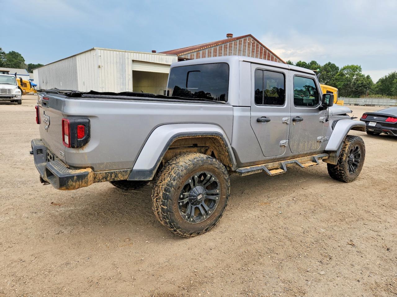 2020 Jeep Gladiator Overland - Фото 3