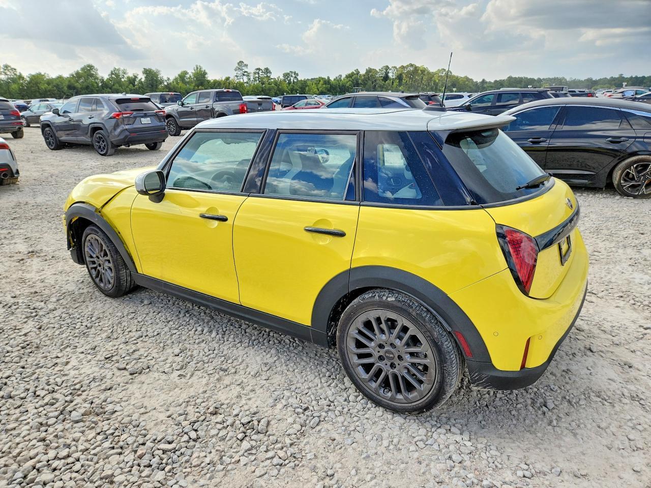 2025 Mini Cooper S - Фото 2
