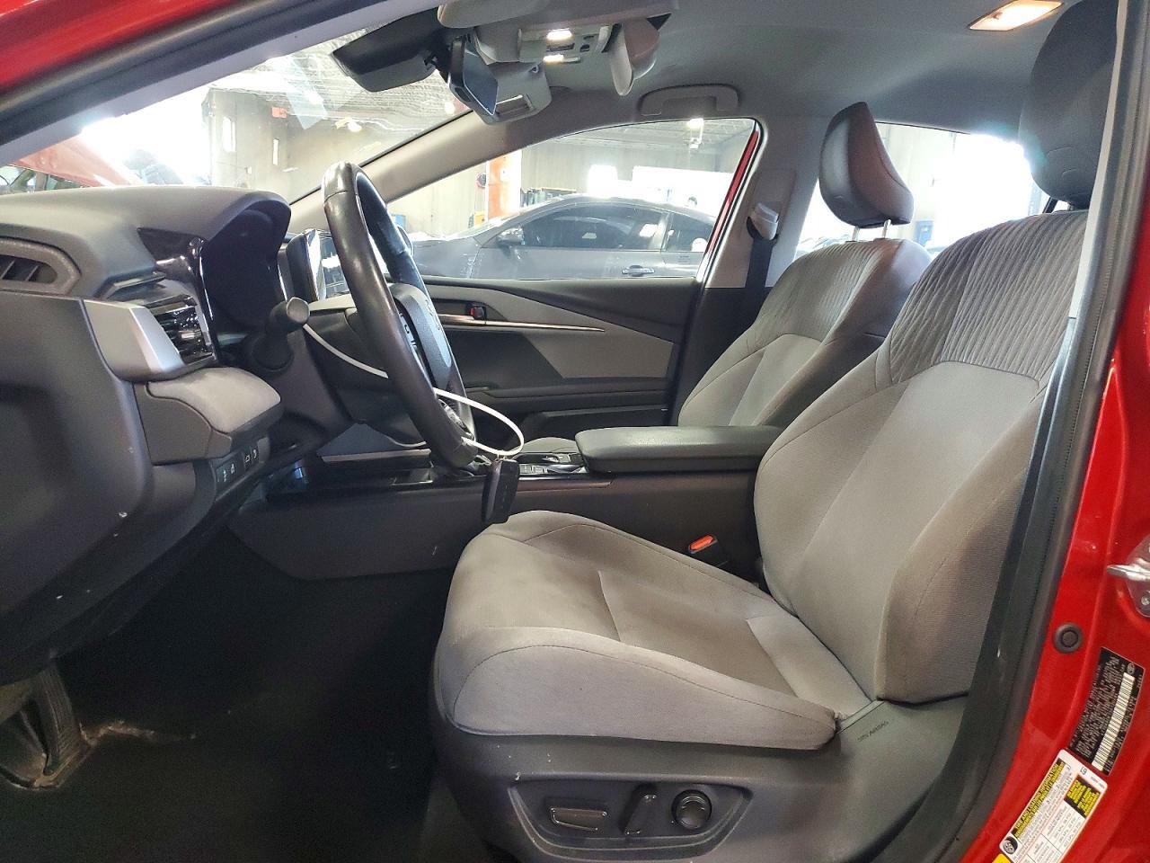 2025 Toyota Camry Le - Фото 7