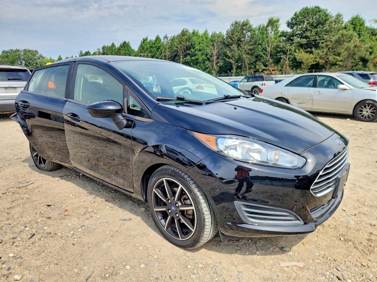 2019 Ford Fiesta Se - Image 4