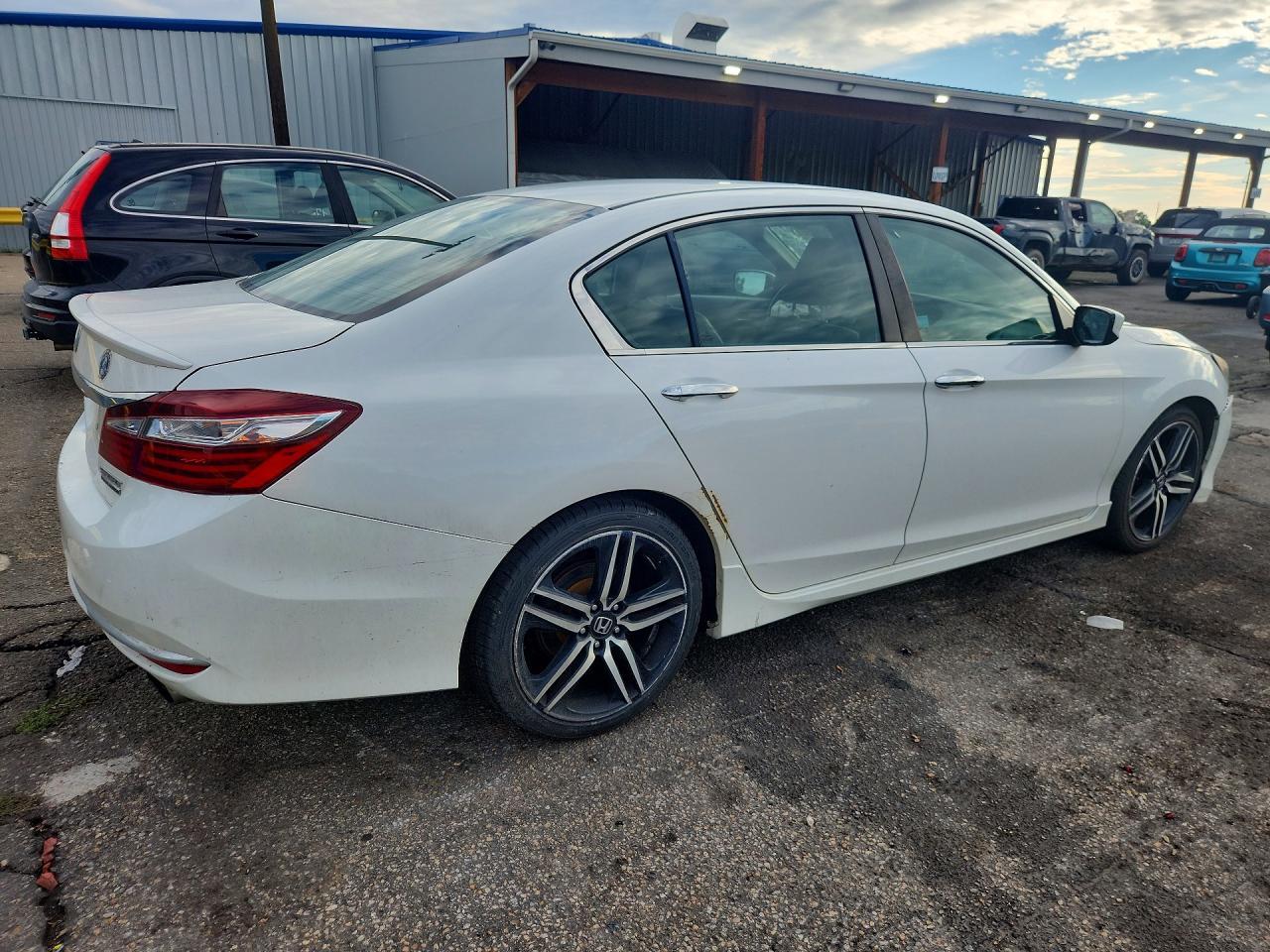 2017 Honda Accord Sport Special Edition - Image 3