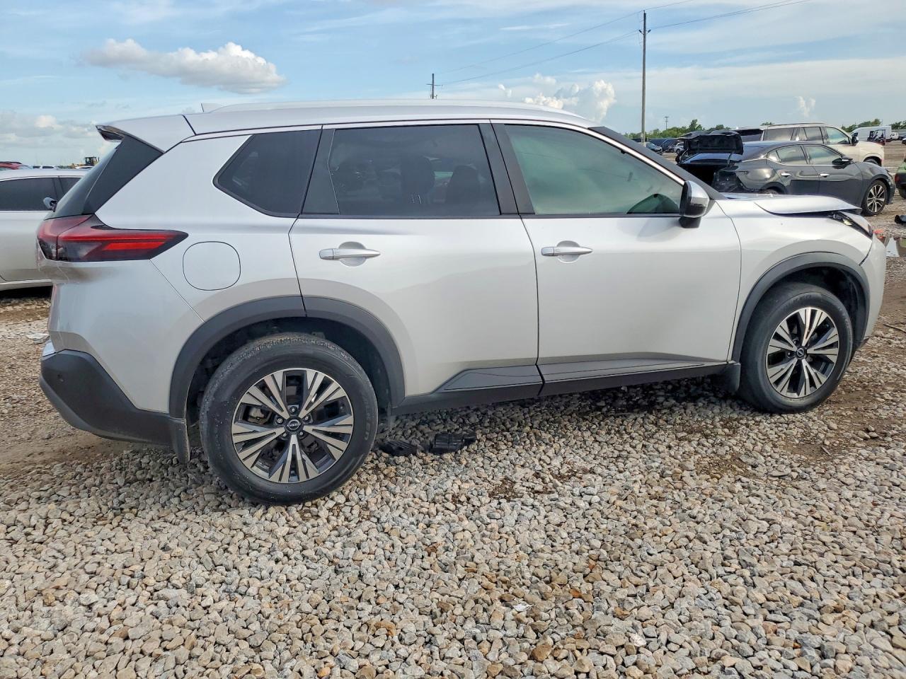 2023 Nissan Rogue Platinum - Фото 3