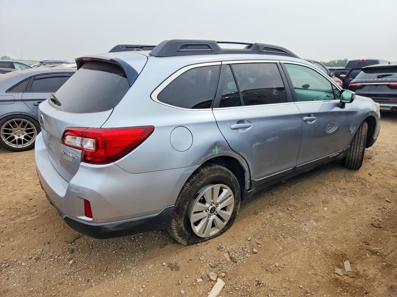2015 Subaru Outback 2.5I Premium - Image 3