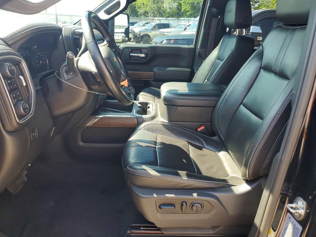 2023 Chevrolet Silverado K3500 High Country - Фото 7