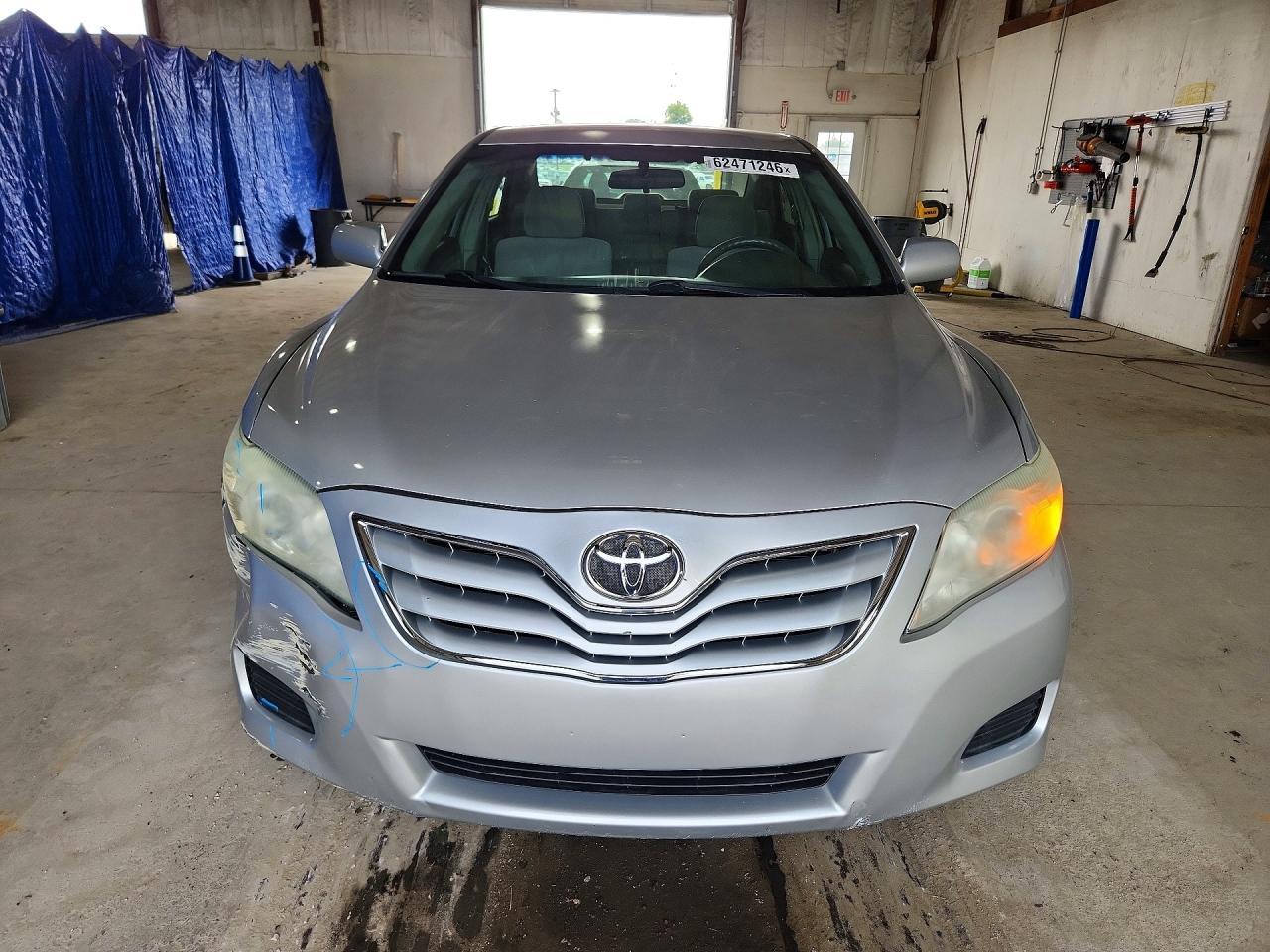 2011 Toyota Camry Le - Фото 5