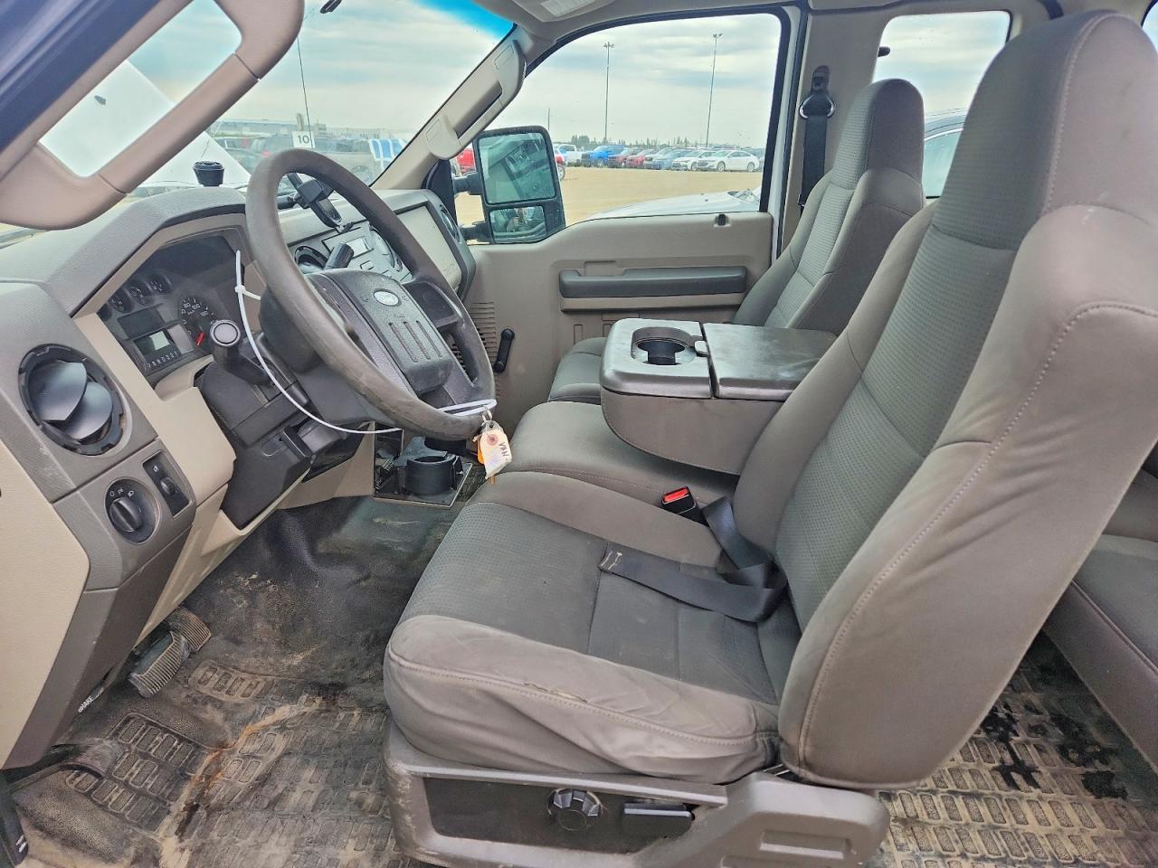 2009 Ford F250 Super Duty - Image 7