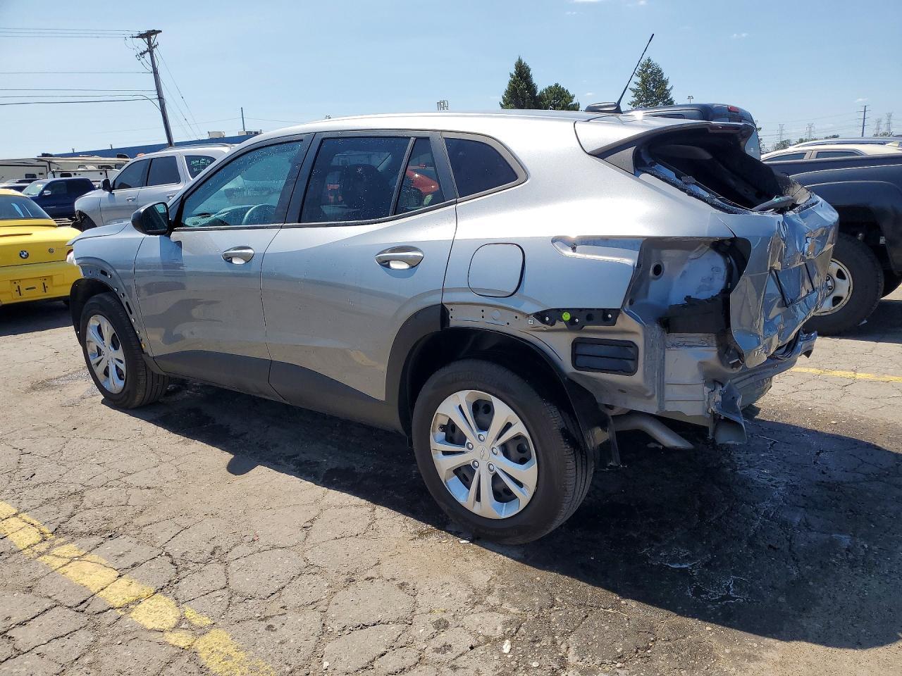 2024 Chevrolet Trax Ls - Image 2