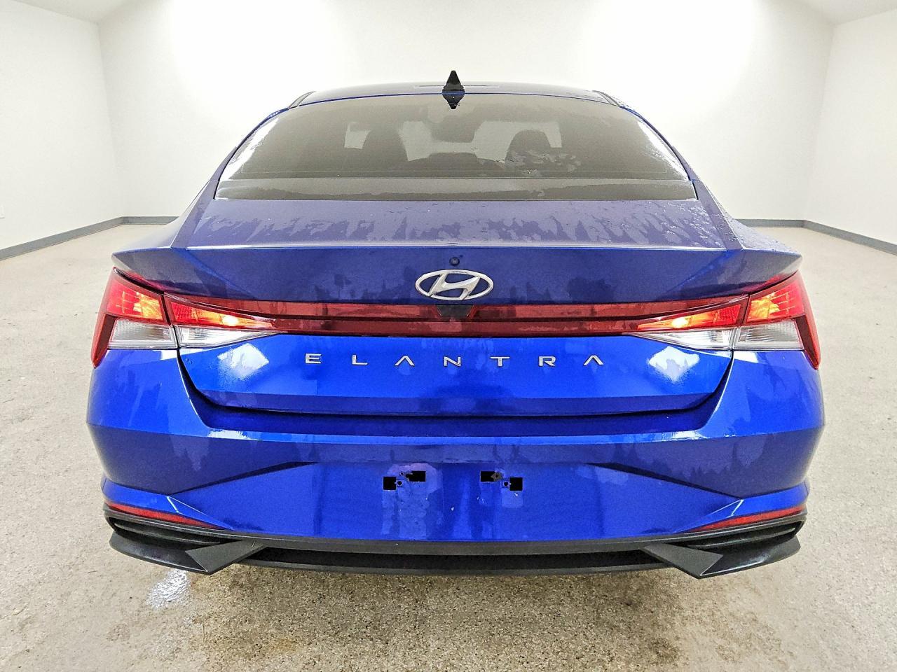 2023 Hyundai Elantra Se - Фото 6
