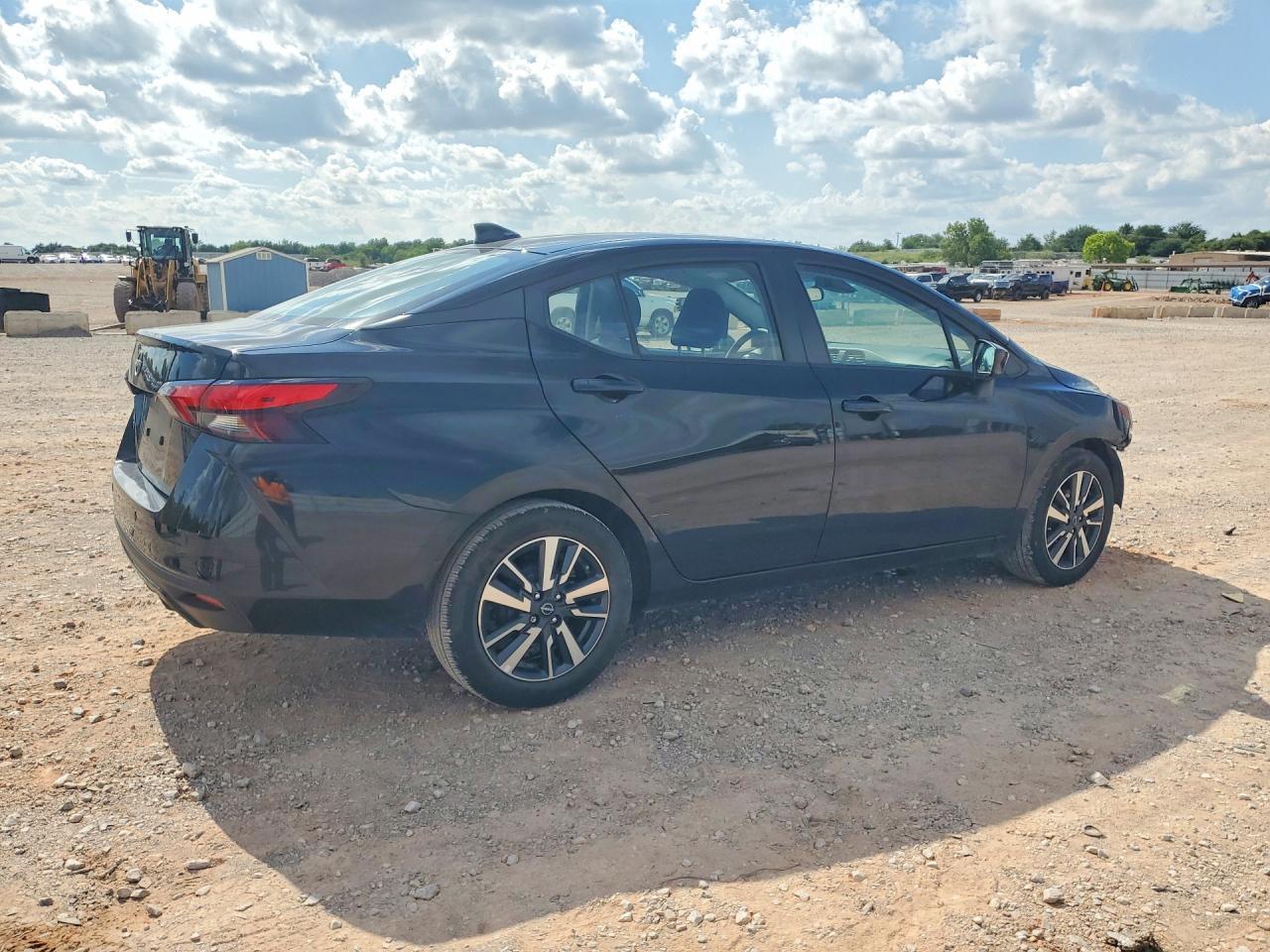 2025 Nissan Versa Sv - Фото 3