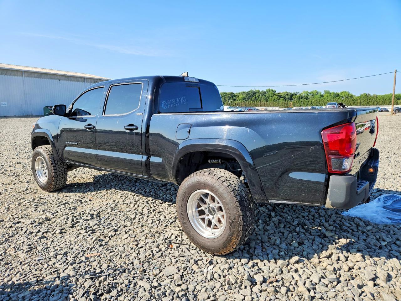 2019 Toyota Tacoma Sr5 V6 - Image 2