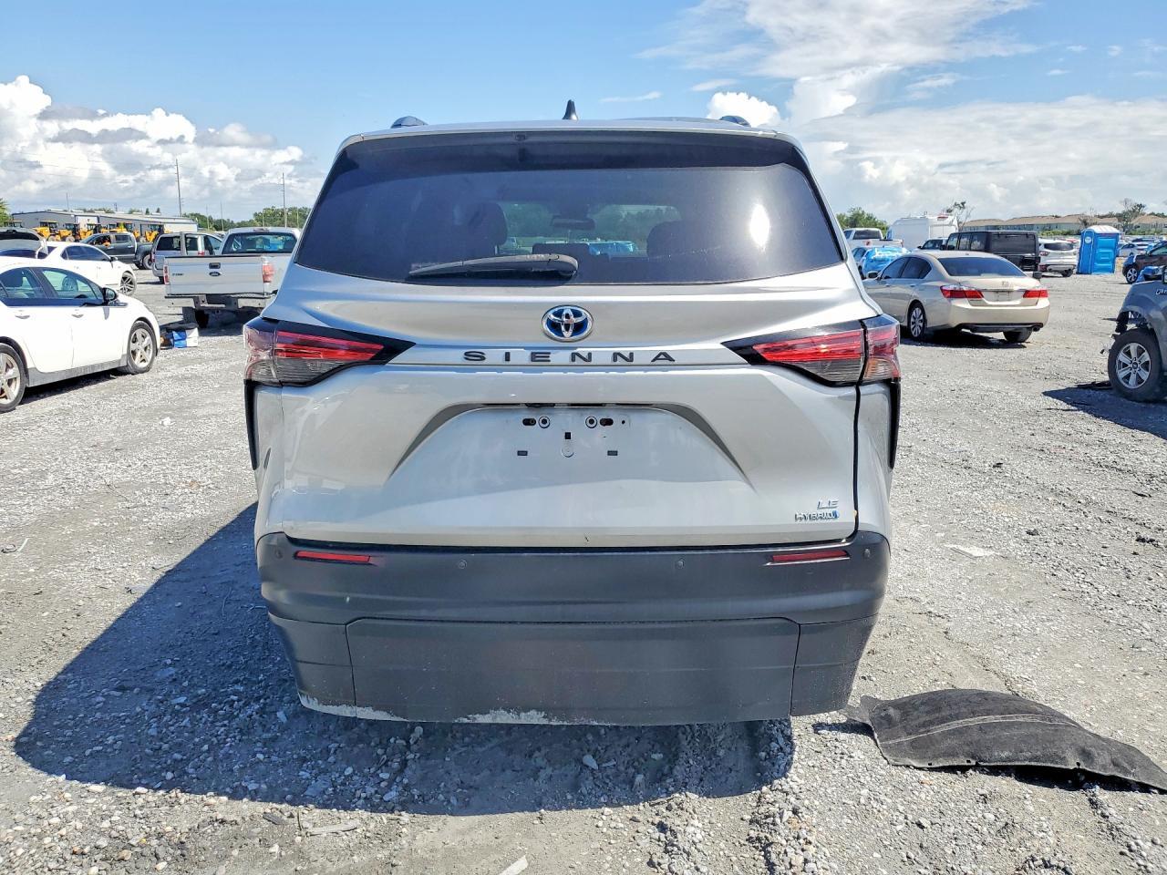 2025 Toyota Sienna Xle 7-Passenger - Фото 6