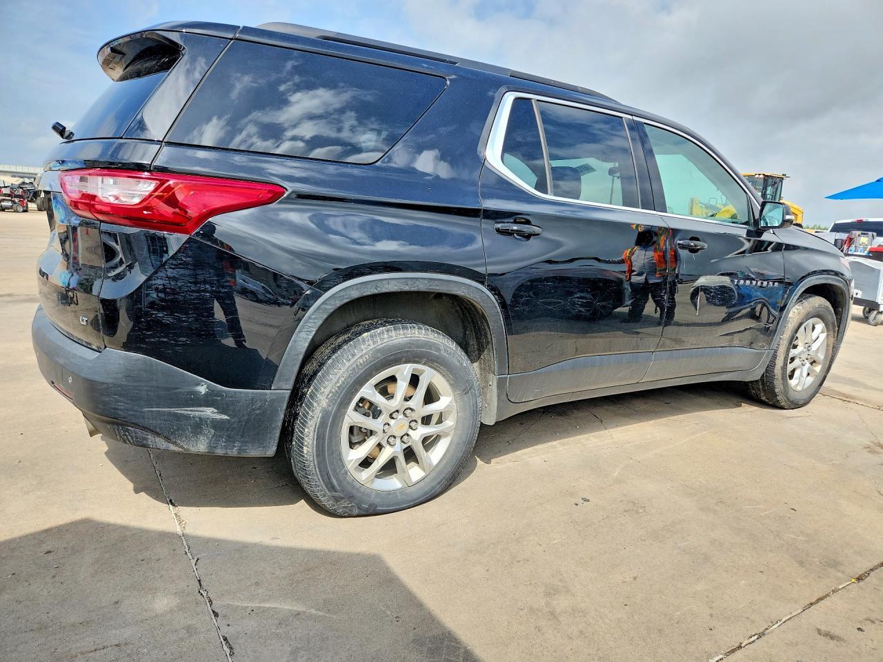 2019 Chevrolet Traverse Lt - Image 3