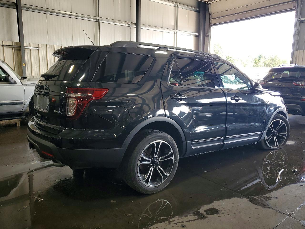 2015 Ford Explorer Sport - Фото 3