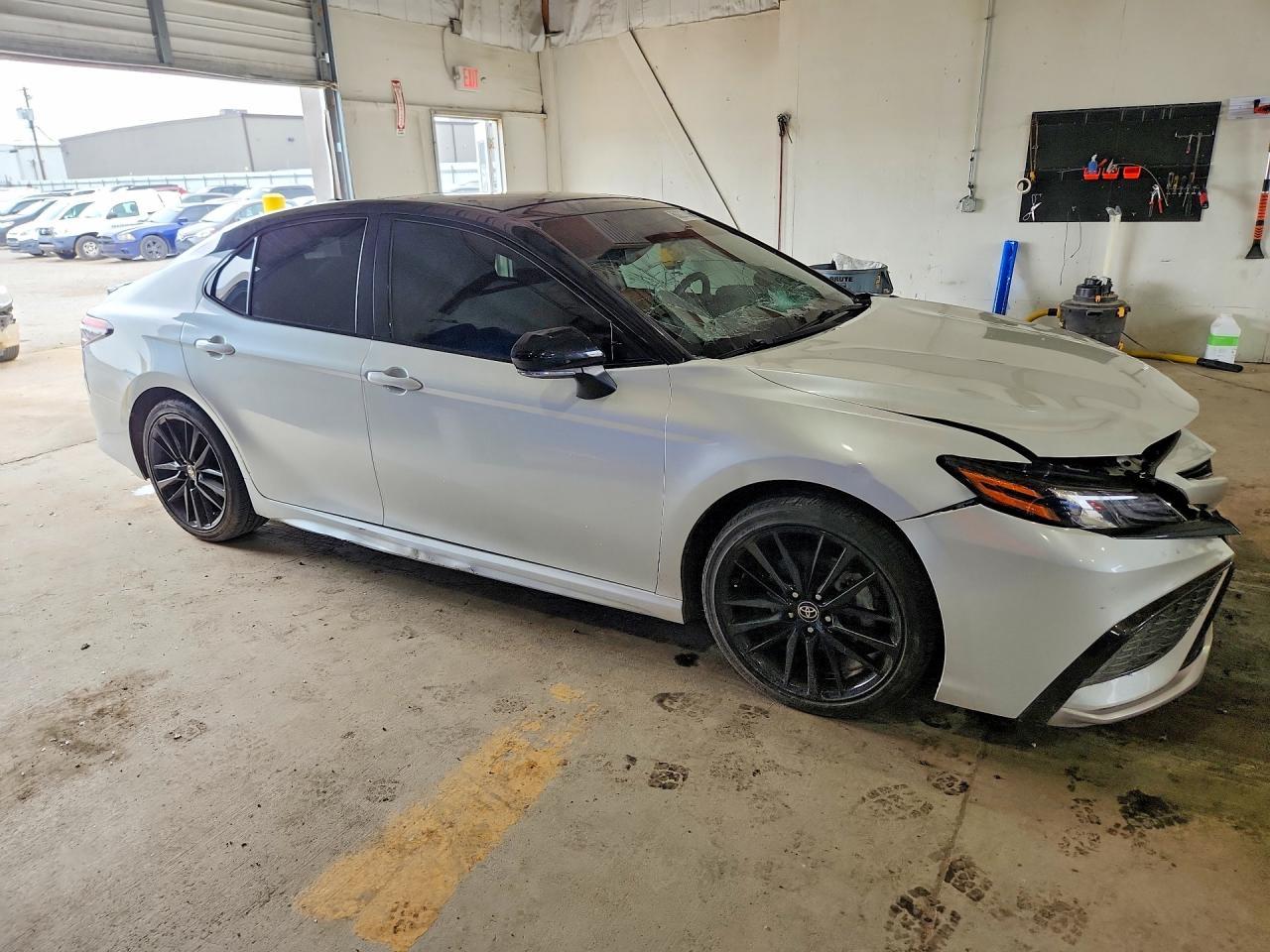 2022 Toyota Camry Xse - Фото 4