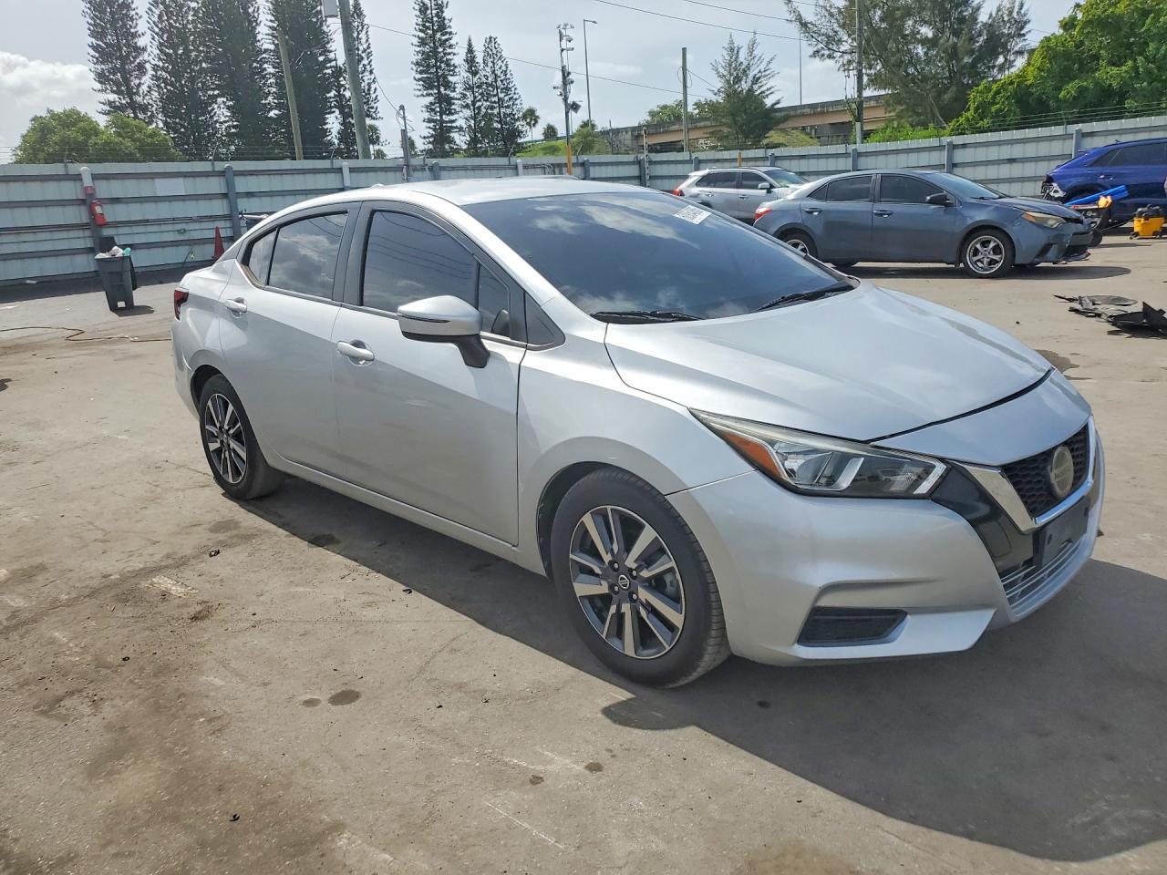 2020 Nissan Versa Sv - Фото 4