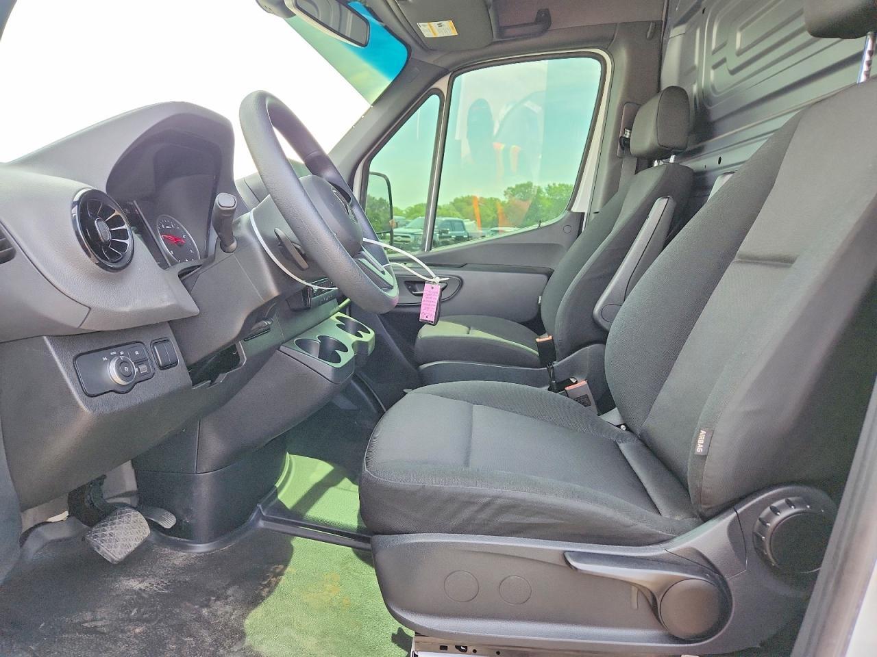 2024 Mercedes-Benz Sprinter 3500 - Image 7