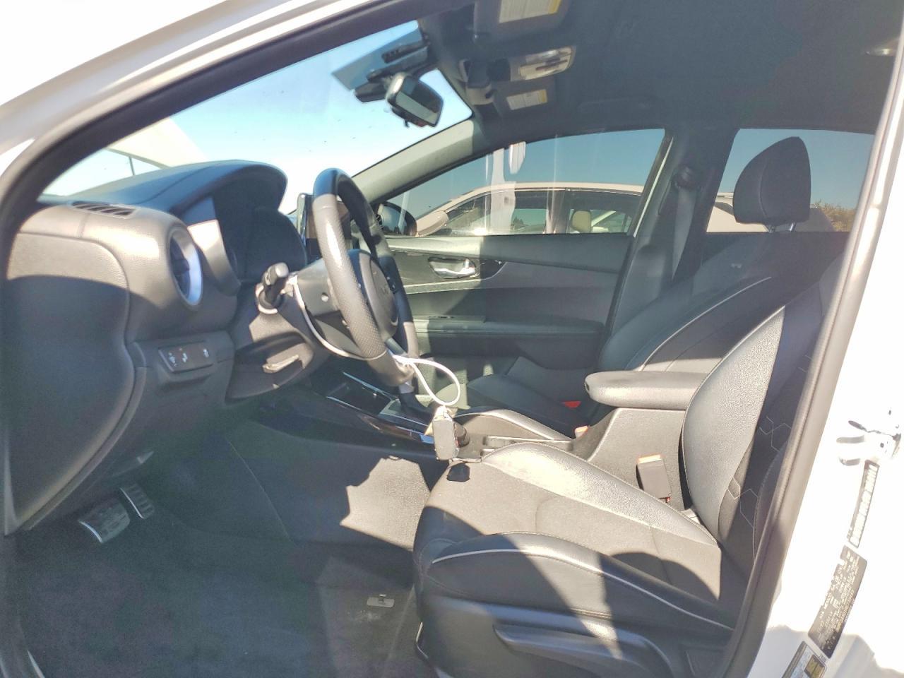 2024 Kia Forte Gt Line - Image 7