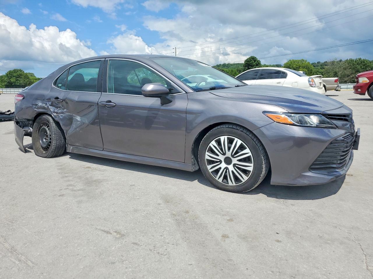 2019 Toyota Camry Le - Фото 4