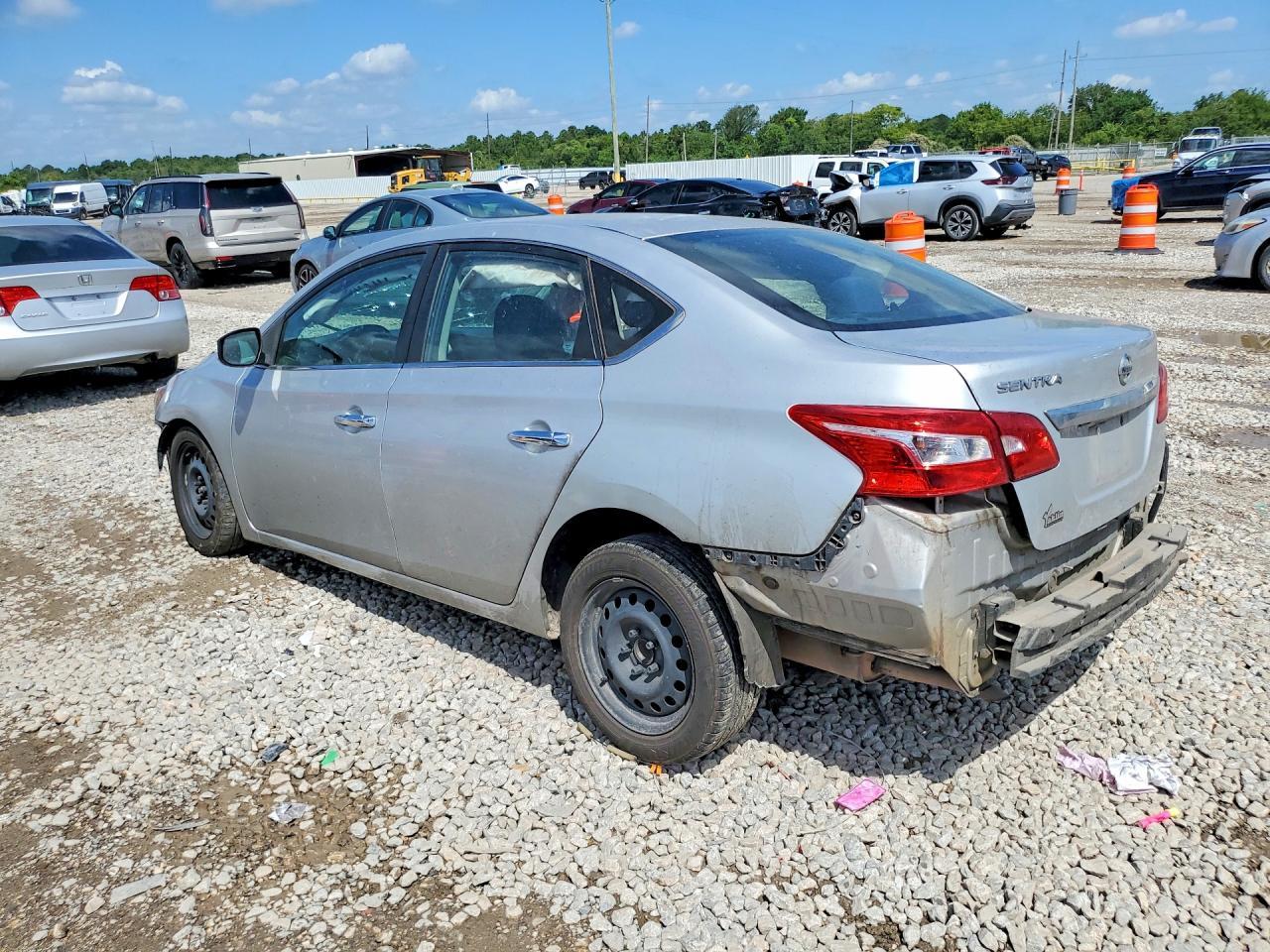 2019 Nissan Sentra S - Фото 2