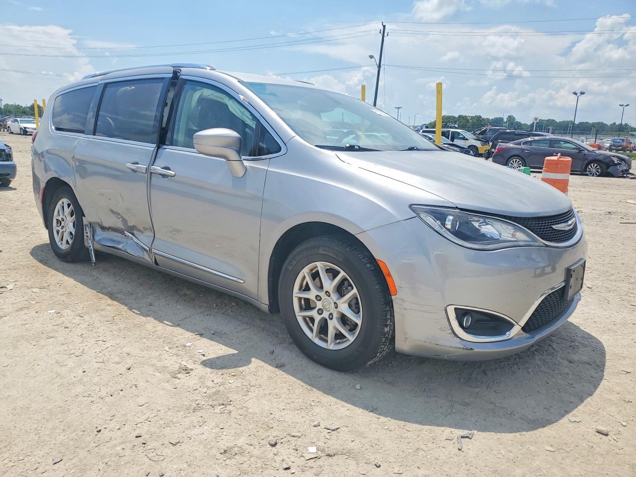 2020 Chrysler Pacifica Touring L - Image 4
