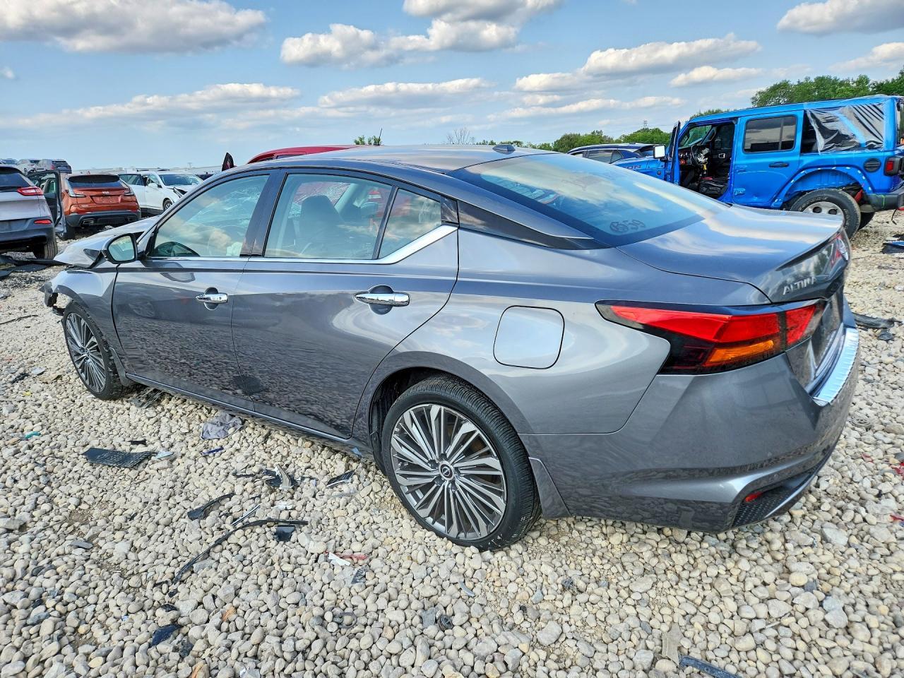 2023 Nissan Altima Sl - Фото 2