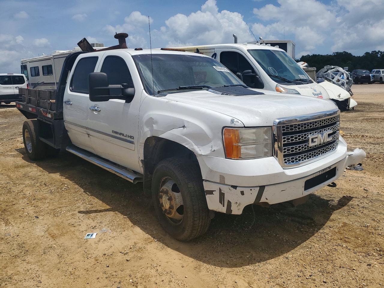 2011 GMC Sierra K3500 Denali - Фото 4