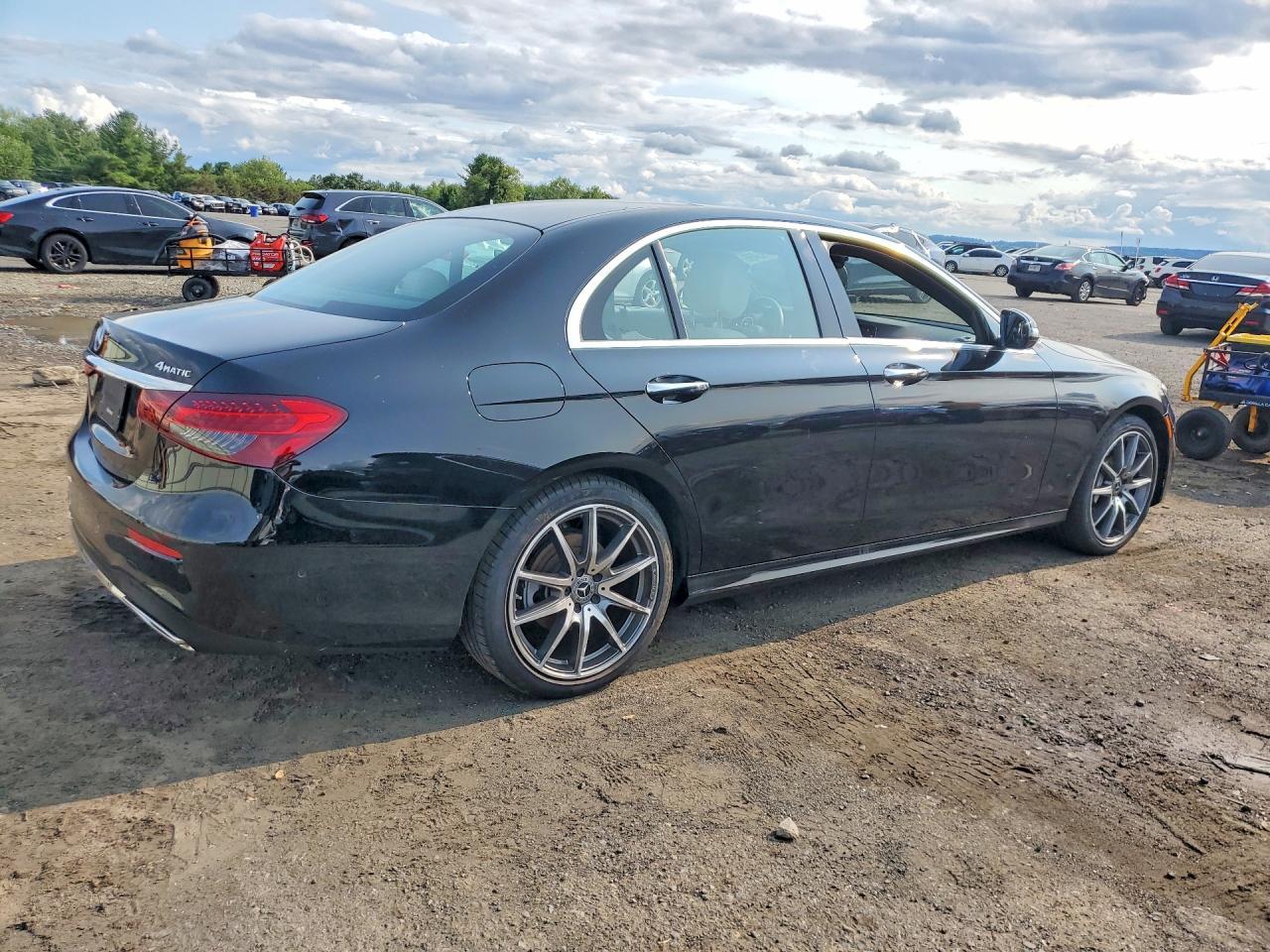 2023 Mercedes-Benz E 350 4Matic - Фото 3