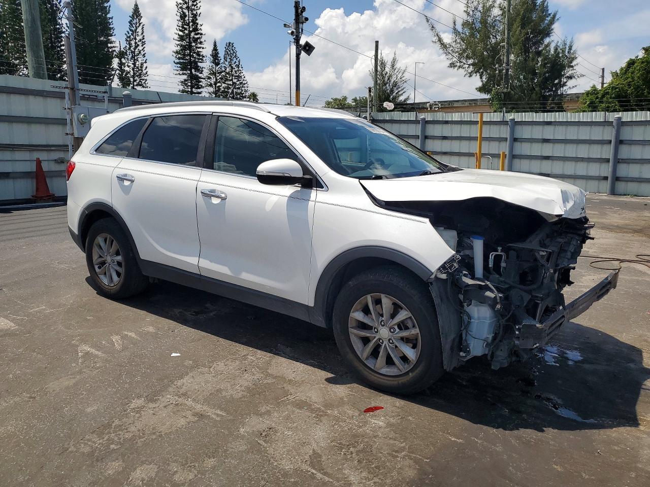 2017 Kia Sorento Lx - Image 4