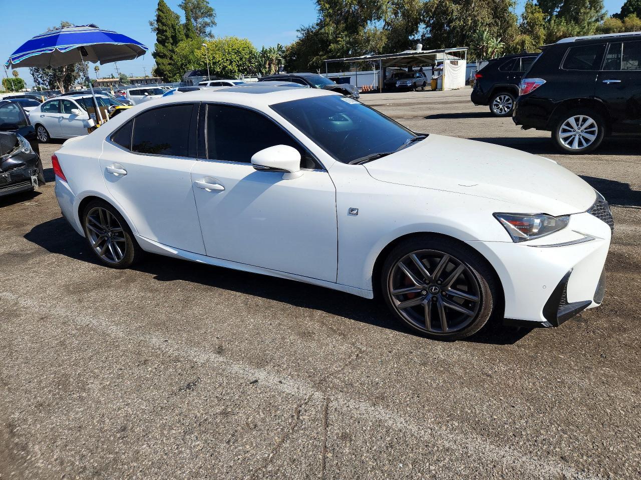 2017 Lexus Is 200T - Image 4