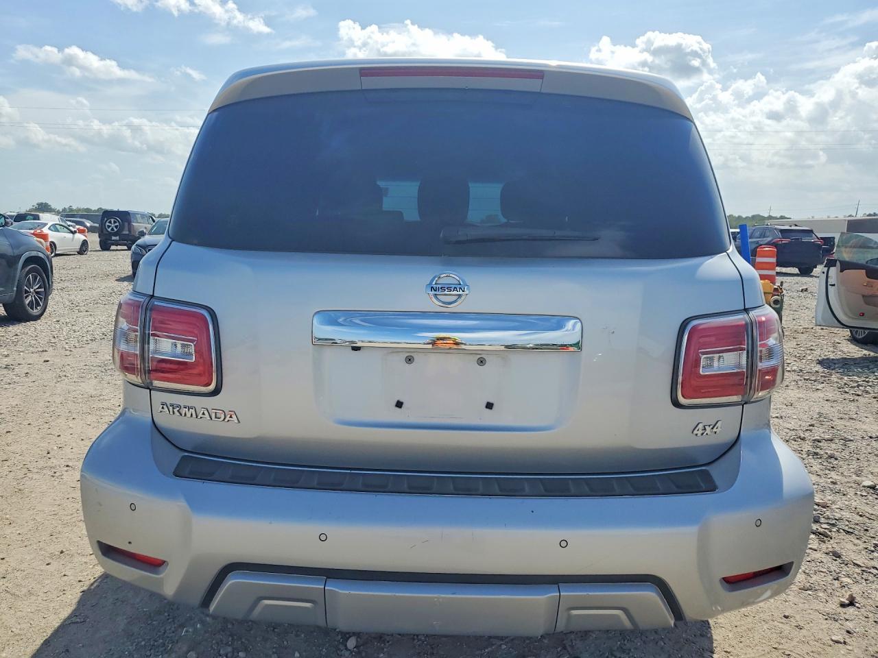 2017 Nissan Armada Sv - Image 6
