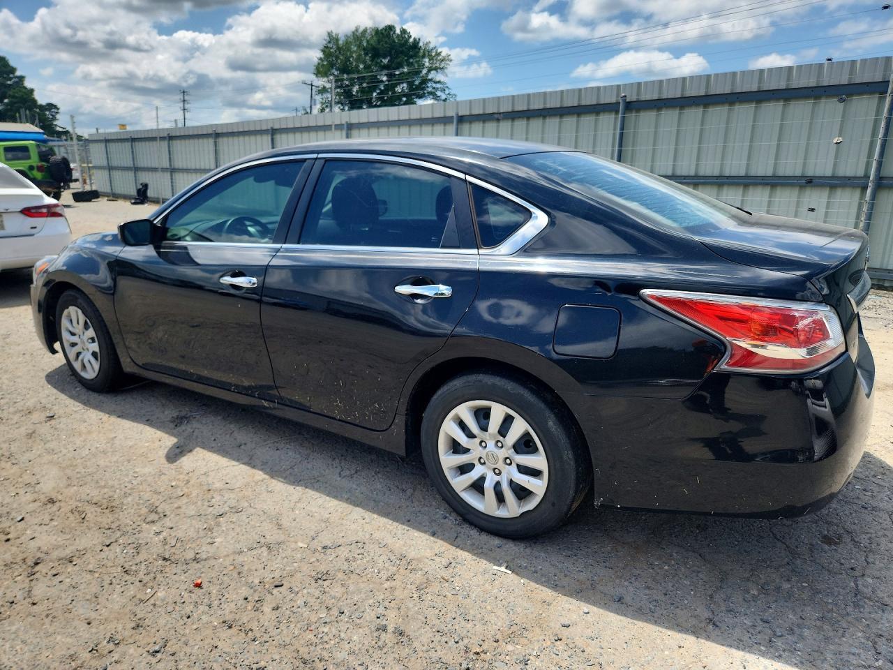 2014 Nissan Altima 2.5 S - Image 2